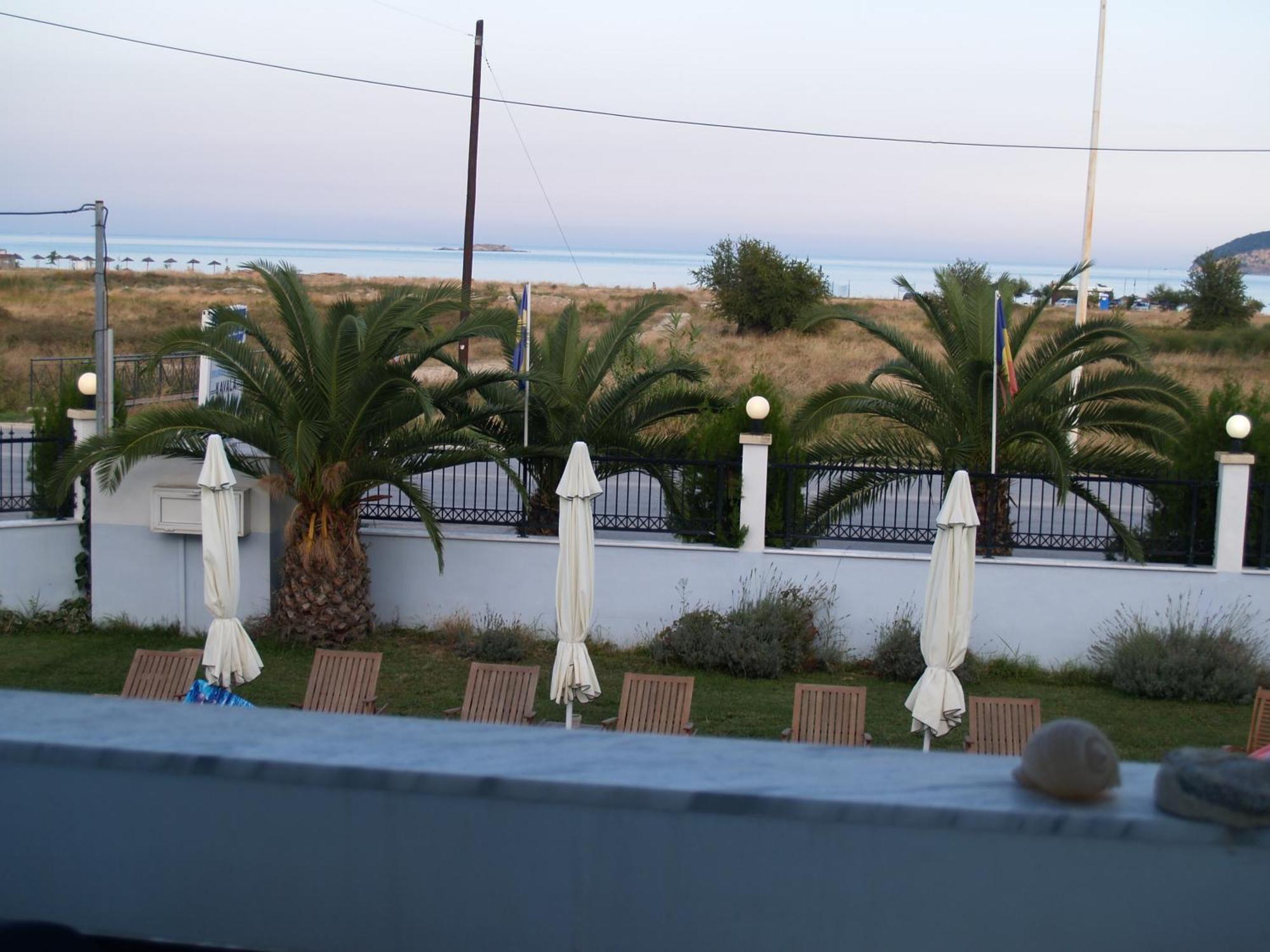 Kavala Beach Hotel apartments Nea Iraklitsa Bagian luar foto