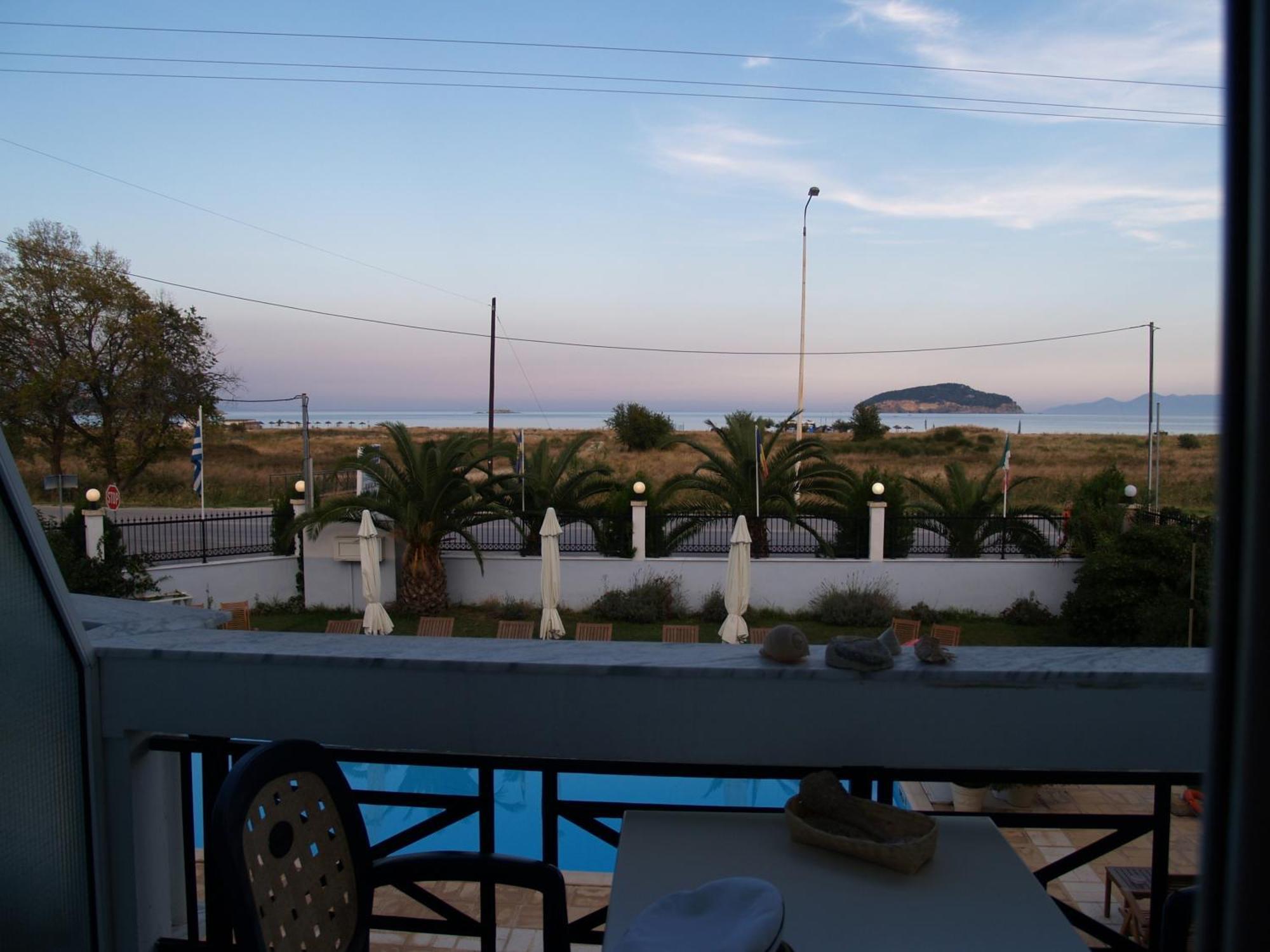 Kavala Beach Hotel apartments Nea Iraklitsa Bagian luar foto
