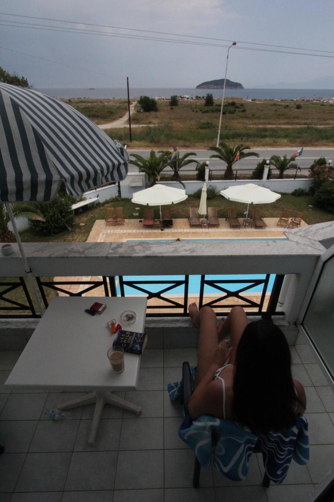 Kavala Beach Hotel apartments Nea Iraklitsa Bagian luar foto